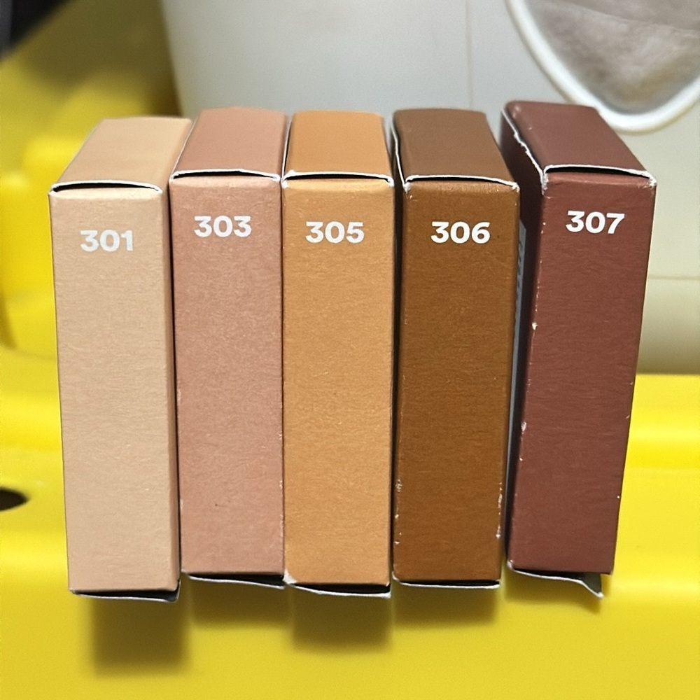 Mina The Full Concealer - Picture 5 of 10